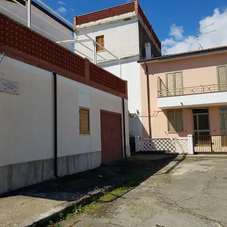 2 Piazza Zippitelli Сasa de vacaciones Montegiordano